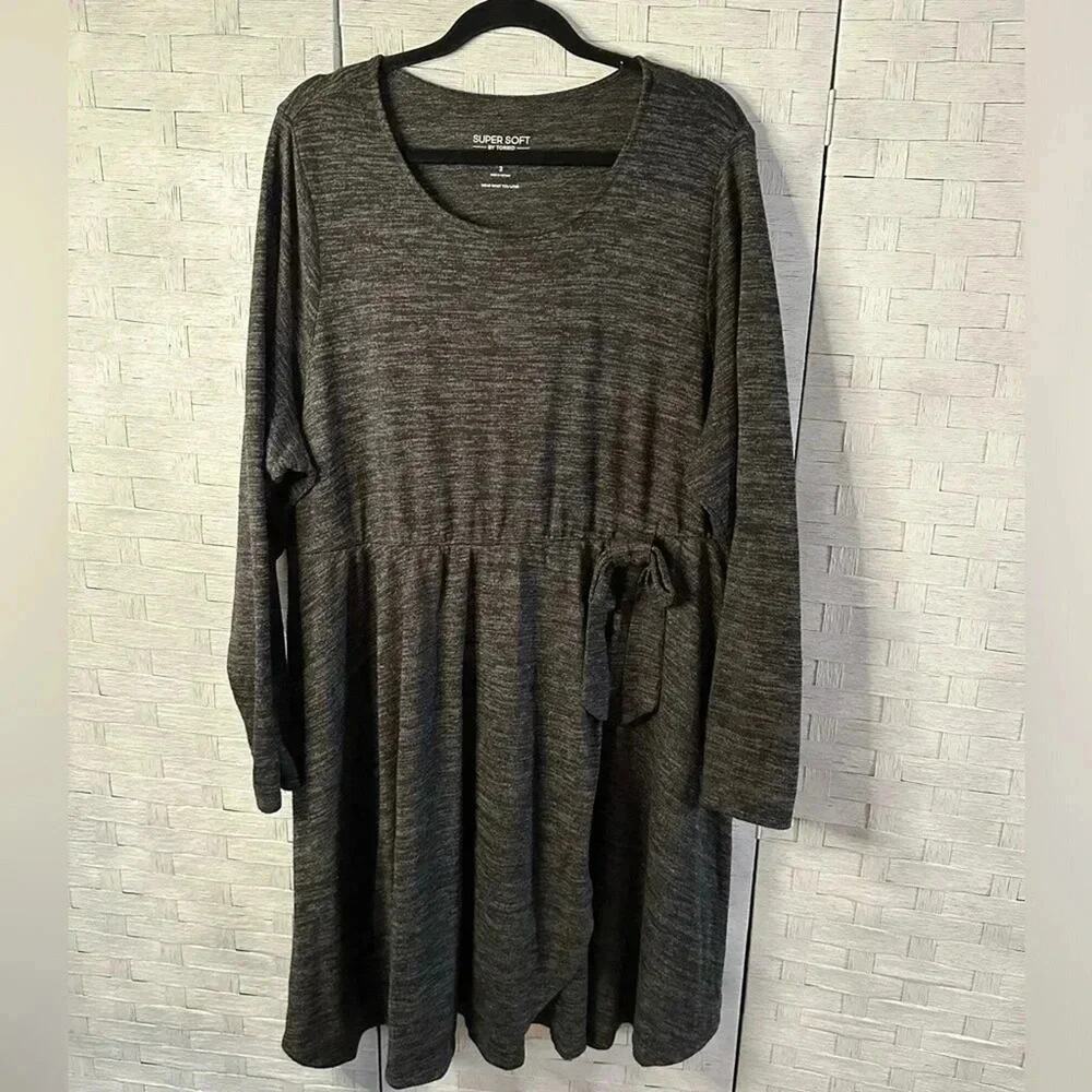 Torrid, midi gray long sleeve knit dress with pockets travel cozy soft Plus size - Picture 4 of 8